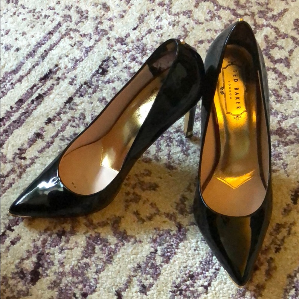 Ted Baker Pumps NWOT US 7